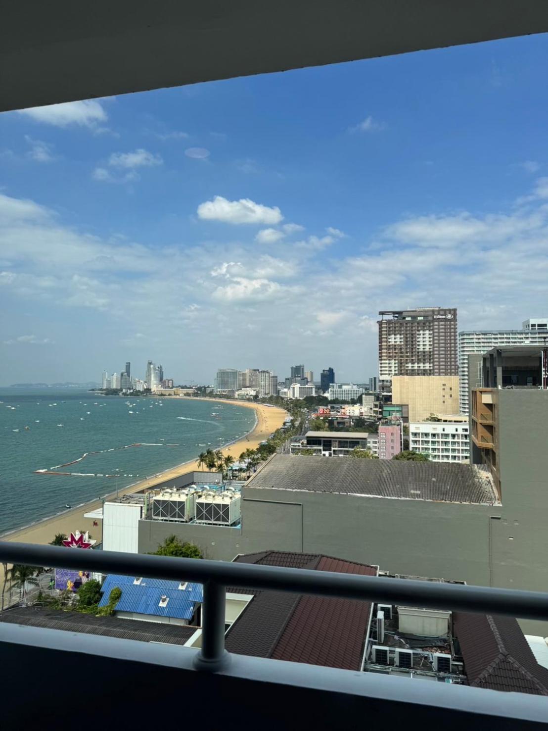 Hermann Hotel Pattaya - Sha Extra Plus מראה חיצוני תמונה Pattaya skyline