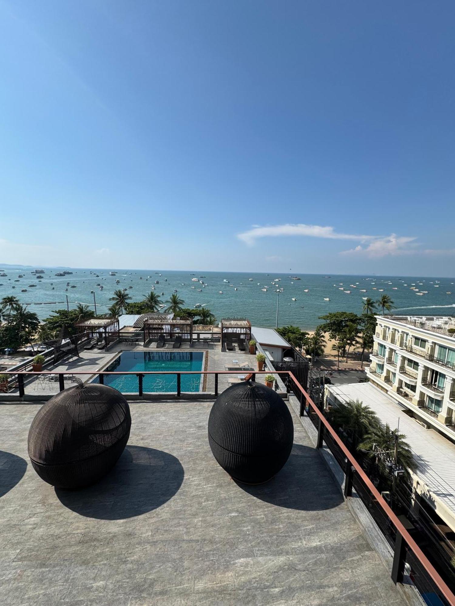 Hermann Hotel Pattaya - Sha Extra Plus מראה חיצוני תמונה View of Nha Trang