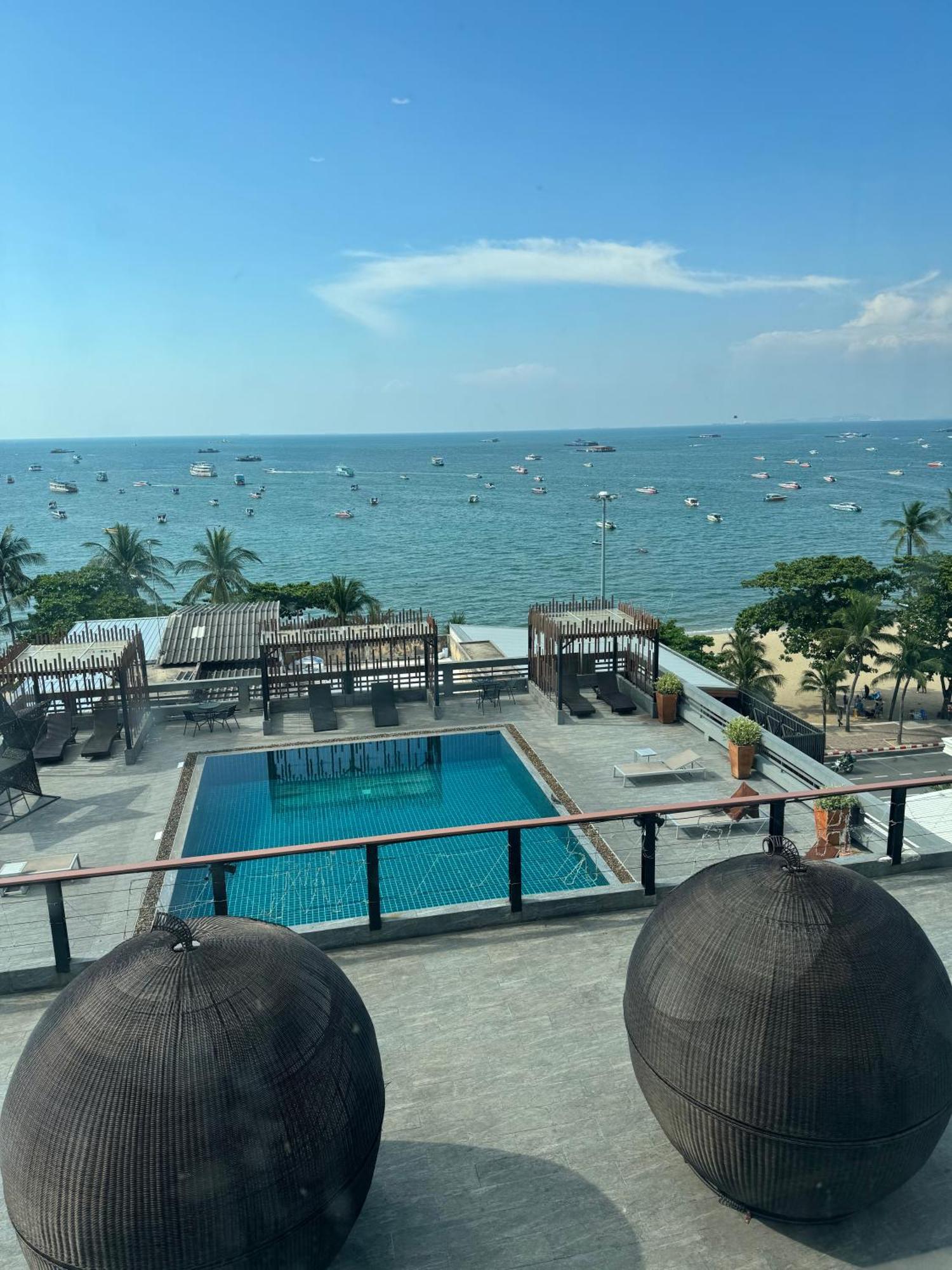 Hermann Hotel Pattaya - Sha Extra Plus מראה חיצוני תמונה View of the South China Sea from the hotel