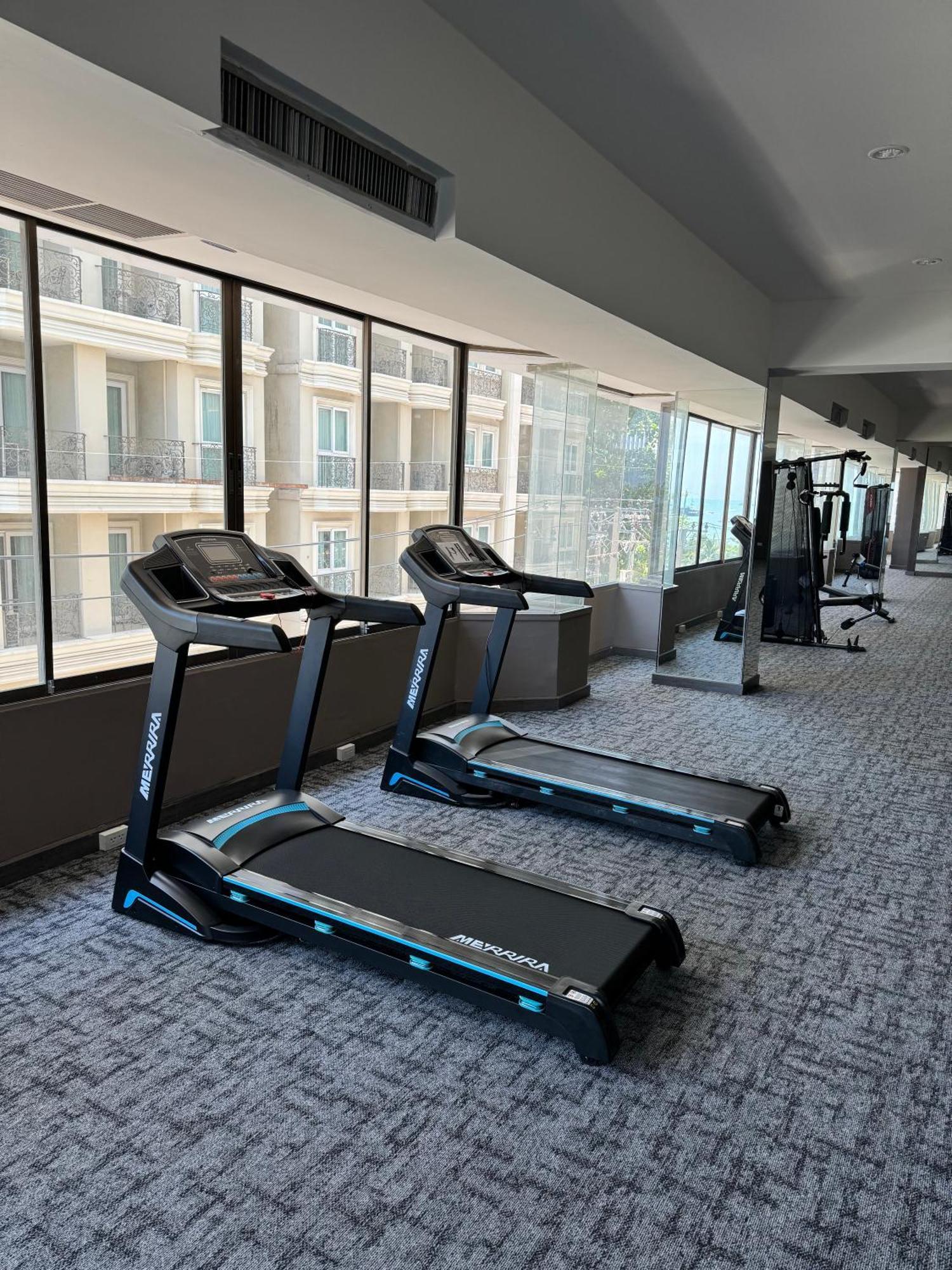 Hermann Hotel Pattaya - Sha Extra Plus מראה חיצוני תמונה A treadmill