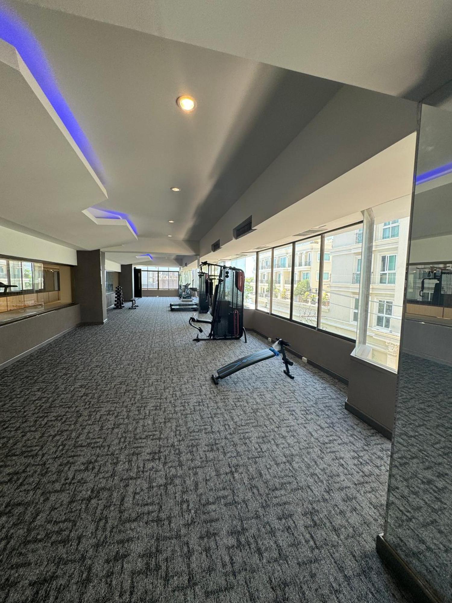 Hermann Hotel Pattaya - Sha Extra Plus מראה חיצוני תמונה The gym at the 10th floor