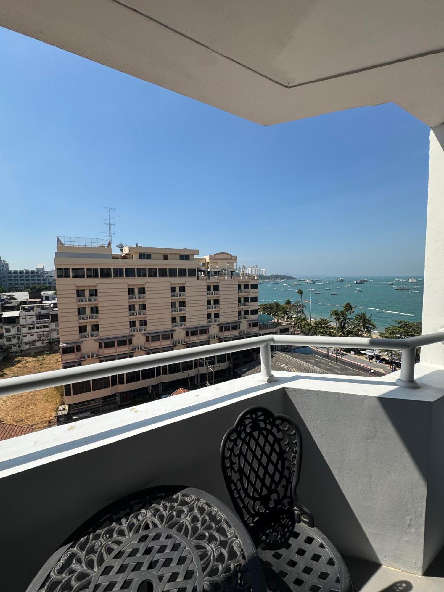 Hermann Hotel Pattaya - Sha Extra Plus מראה חיצוני תמונה View of the Gulf of Aqaba from a balcony in Aqaba