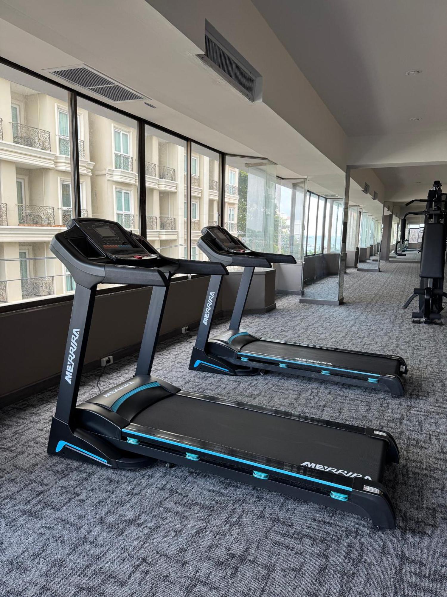Hermann Hotel Pattaya - Sha Extra Plus מראה חיצוני תמונה A treadmill