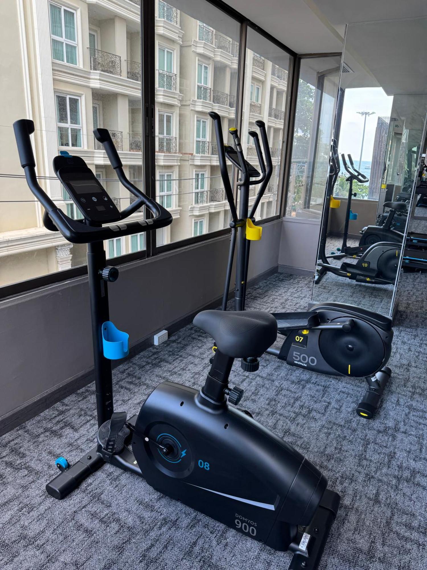 Hermann Hotel Pattaya - Sha Extra Plus מראה חיצוני תמונה Elliptical cross trainer