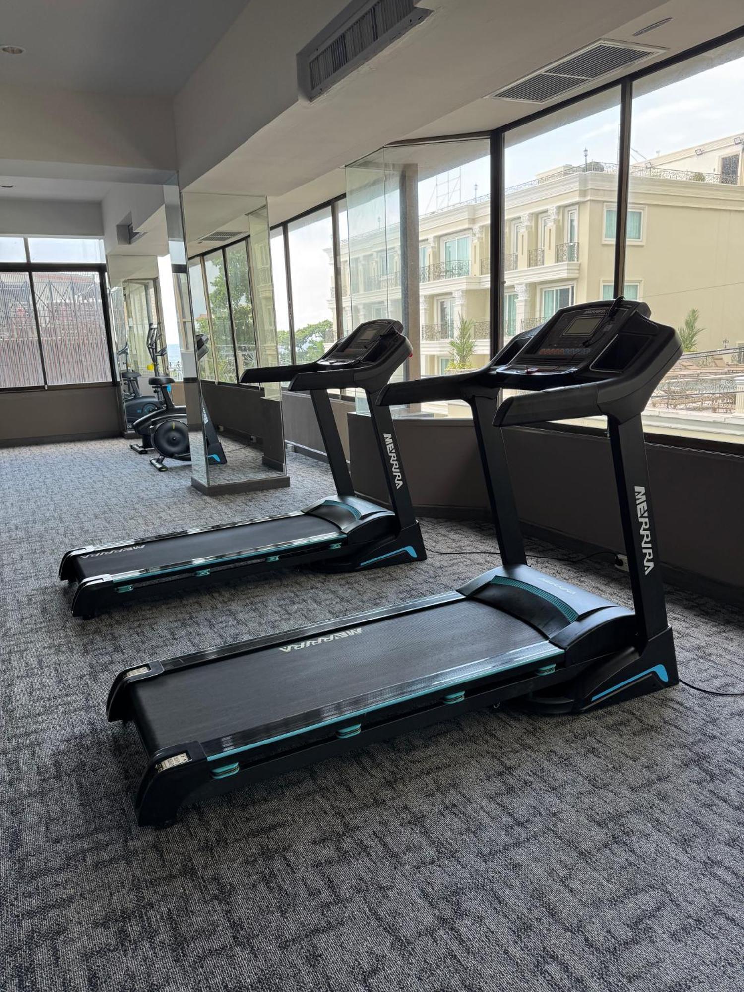 Hermann Hotel Pattaya - Sha Extra Plus מראה חיצוני תמונה A treadmill