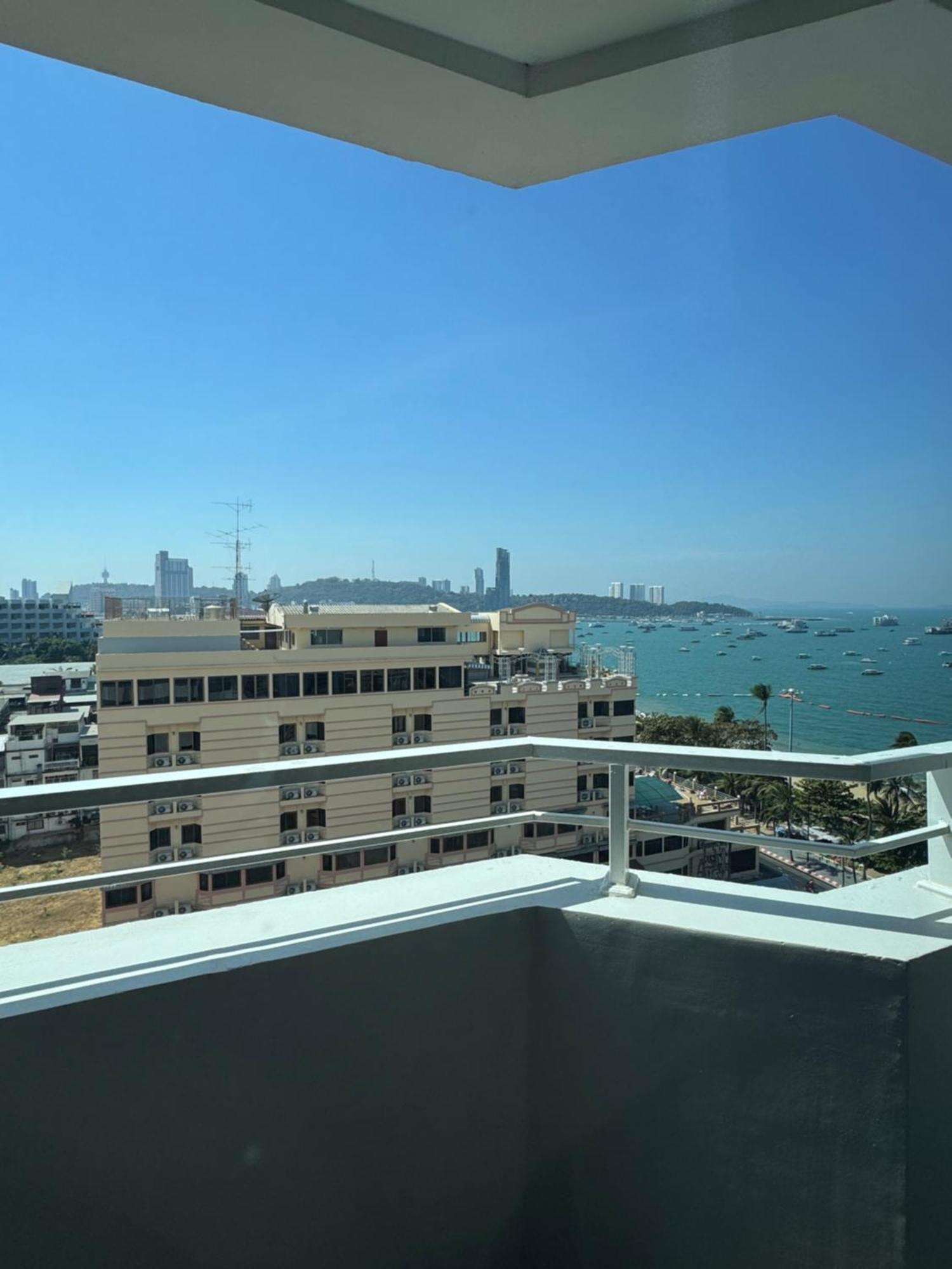Hermann Hotel Pattaya - Sha Extra Plus מראה חיצוני תמונה View of the Gulf of Aqaba from the rooftop of the hotel